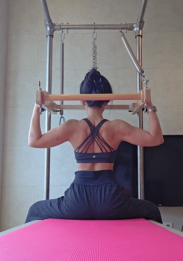 어깨 통증, ‘강화’보다 ‘움직임’이 먼저다… 50세 필라테스 대표의 고백 1