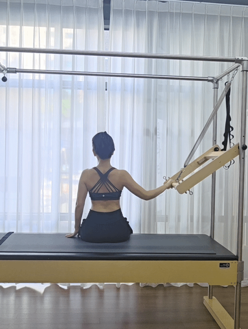 어깨 통증, ‘강화’보다 ‘움직임’이 먼저다… 50세 필라테스 대표의 고백 3