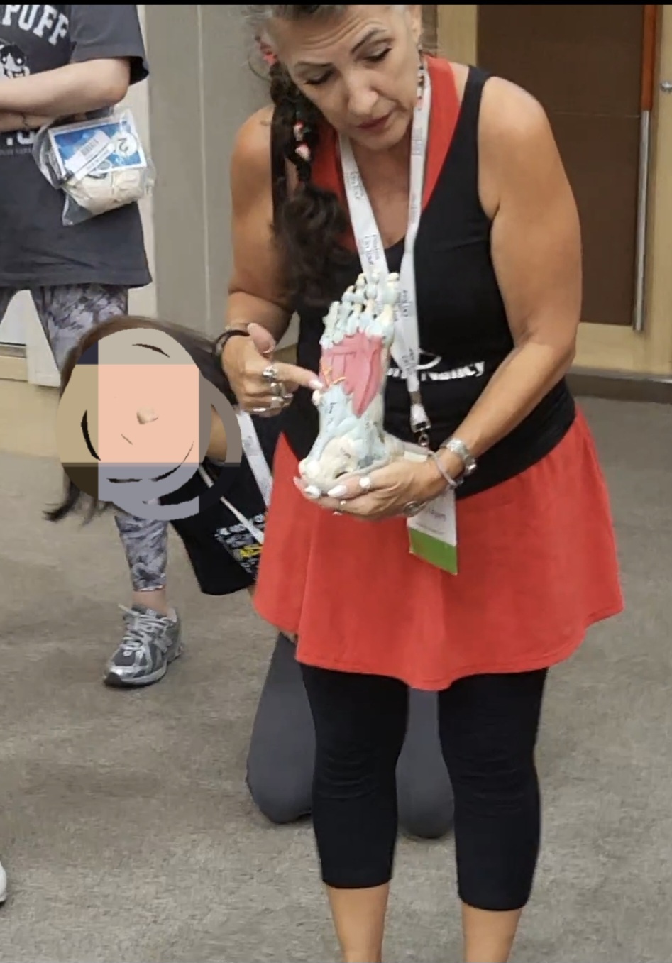 발목·무릎 통증이 반복된다면, ‘엄지발가락’을 먼저 확인해야 하는 이유