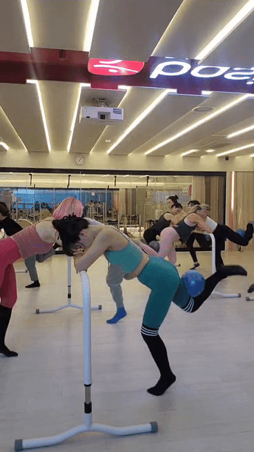 제목: "웨딩드레스부터 갱년기 골다공증까지, 여성의 평생 숙제 '속근육' 해결사는 바레(Barre)" 4